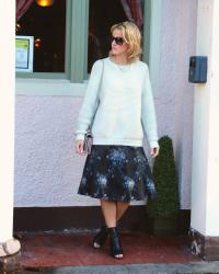 SWEATER & SKIRT