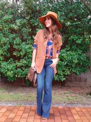 Camel + denim, la mezcla perfecta