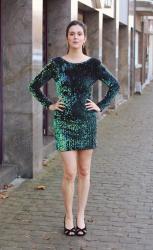 Christmas Party Look in Green Sequins