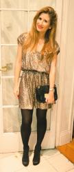 VESTIDO DE PAILLETTES, LABIOS ROJOS Y SHOPPING NIGHT