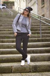 Outfit sporty chic: giacca e pantaloni jogging