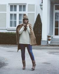 CAMEL COAT & OVERSIZE SWEATER