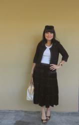 The black velvet skirt 
