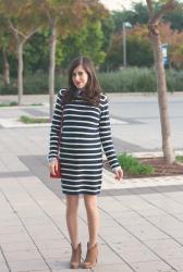a striped dress is good for your bump