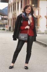 STYLING PART 1: CASUAL IN BLACK LEATHER & PLAID SCARF
