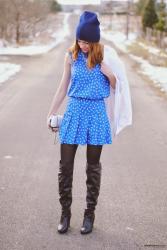 FASHION - Kobaltowa sukienka o nietuzinkowym kroju
