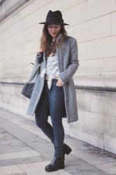 Shades of grey – Elodie in Paris