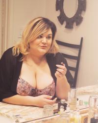 {GIVEAWAY} Celebrating Self Love with Curvy Couture