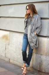 TRENCH ANIMAL PRINT & BOYFRIEND JEANS