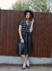 GRID PRINT MONOCHROME TOP 
