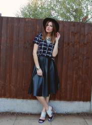 GRID PRINT MONOCHROME TOP 