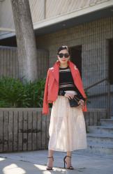 Cropped Top: The Easy Way to Wear a Full Skirt