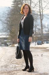 GREY AND DENIM SKIRT IN SPRING