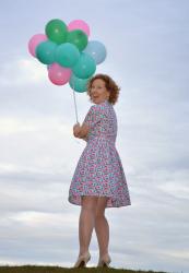 MY 99 PINK BALLOONS DRESS : : SIMPLICITY 2339 : : THE JOY OF THE SLOW SEW