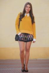 YELLOW SWEATSHIRT