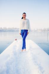 Blaue farbige Lederhose im Winter Lookbook