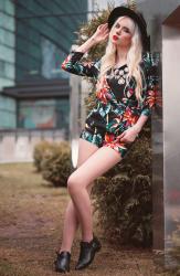 LOOK OF THE DAY: TROPICAL HIPSTER