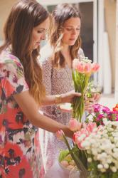 BRUNCHING WITH FRIENDS (AND 3 TIPS TO KEEPING YOUR PARTIES LOW KEY + STRESS-FREE) 