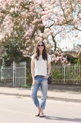 Outfit: rose gold Tevas and boyfriend jeans