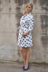 OUTFIT: POLKA DOTS FATTORI TRENCH AND BLUE HEELS