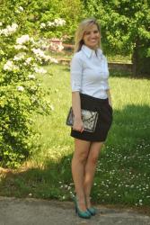 OUTFIT: BLACK SKIRT AND WHITE SHIRT