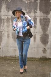 OUTFIT: SKINNY JEANS, ADIDAS PRINTED SWEATSHIRT AND FEDORA HAT