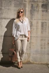 OUTFIT: BEIGE KIMONO SHIRT, SKINNY JEANS AND BACKPACK
