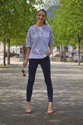 grey decorated sweatshirt with polka dots jeans