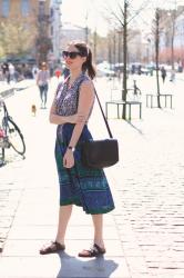 Outfit: Vintage paisley circle skirt and a crop top