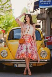 RETRO CAR & MIDI SKIRT