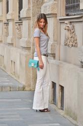 WHITE FLARE JEANS