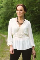 CASUAL WEEKEND LOOK: WHITE BOHO LACE BLOUSE