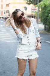 Short white dungarees