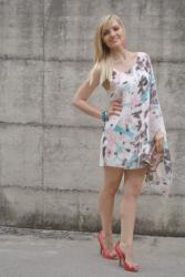 OUTFIT: ASYMMETRIC PRINTED DRESS