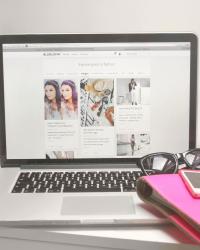 HAPPIER BLOGGING