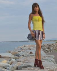 Striped Burgundy Shorts and Lemon Yellow Top with Marsala Booties ♥ Short rayé bordeaux et haut jaune citron avec bottines Marsala