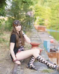 OUTFIT: andysparkles x Bochella - Ethno Shorts & Feather Crown