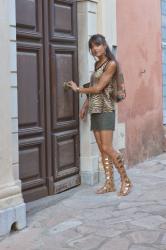 Tiger Tank Top, Khaki Lace Shorts And Gold Gladiators ♥ Débardeur tigré, short en dentelle kaki et spartiates dorées