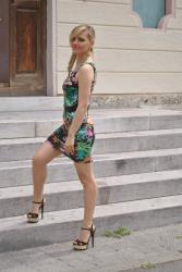OUTFIT: TROPICAL PRINT CUT OUT DRESS - ABITO STAMPA TROPICALE -