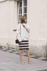 Bodycon skirt + oversized sweater