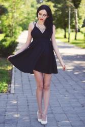 Black dress with white details♥