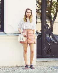 OUTFIT: PINK SUEDE SKIRT