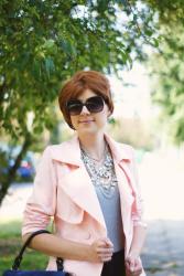 926 ==> powder pink coat