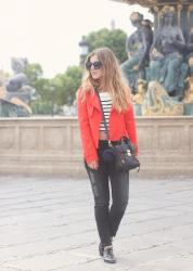 Sailor Red – Elodie in Paris