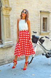 Red & white midi skirt