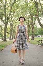 
Dress - modern - Elise FashionClogs - modern - Swedish HasbeensHat - vintage 1950s - giftedBag -...