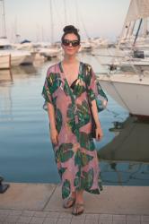 Outfit: silk kaftan in Juan Les Pins harbor