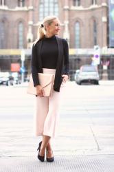 Black & nude