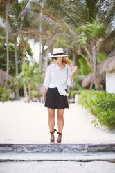 STRIPPED BLOUSE AND BLACK SKIRT IN TULUM