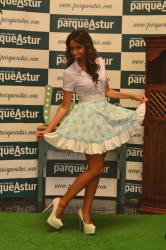 DESFILE EN LA PECA MARKET